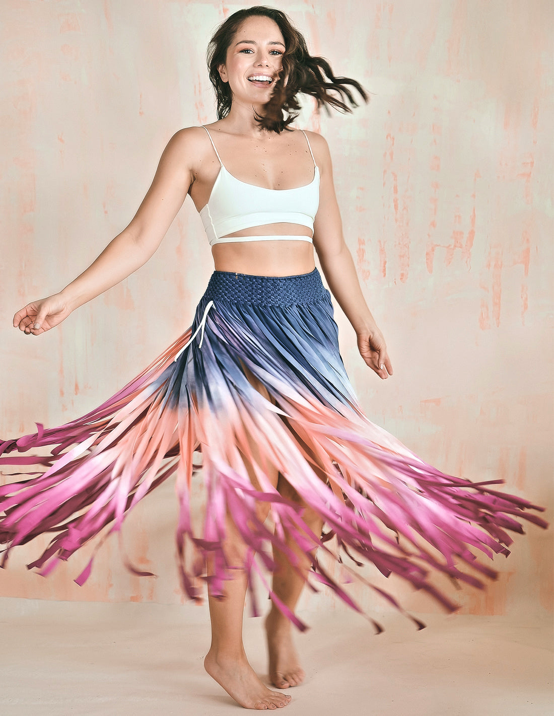 Flow Skirt Uyuni Storm. Hand-Dyed Beach Skirt With Hand Woven Macramé In Uyuni Storm. Entreaguas