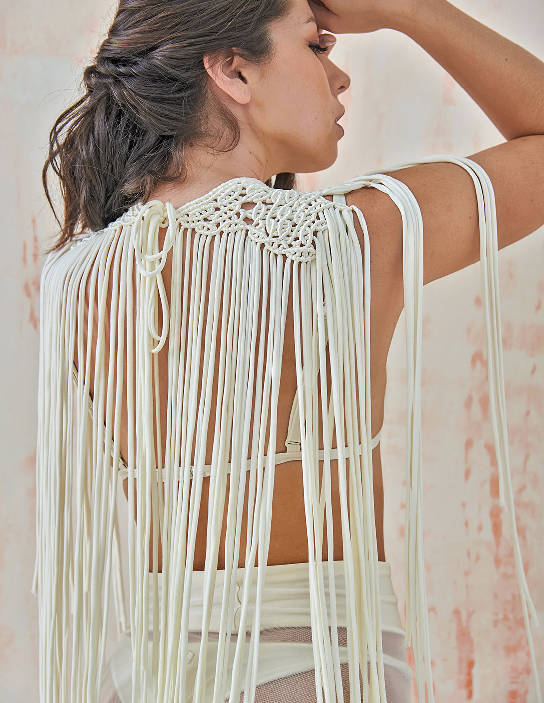 Royalty Neck Ivory. Neck With Hand Woven Macramé In Ivory. Entreaguas