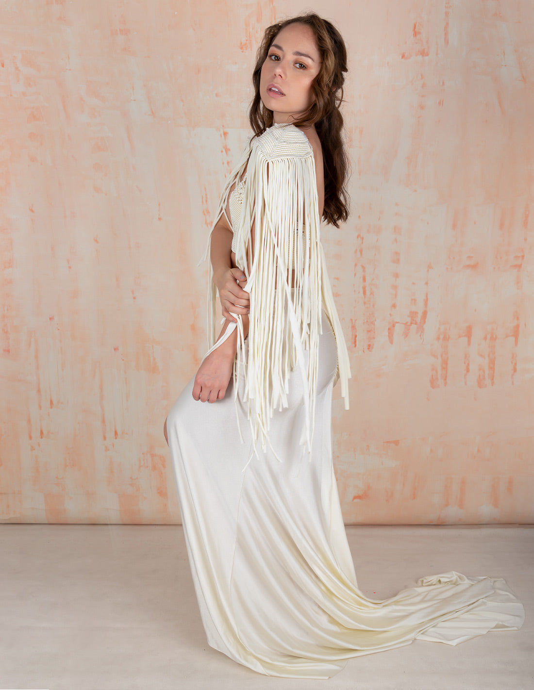 Luna Glow Shoulder Pads Ivory. Shoulder Pads With Hand Woven Macramé In Ivory. Entreaguas